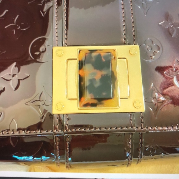 Louis Vuitton Vernice Amarante Patent Leather Bag - Picture 9 of 13